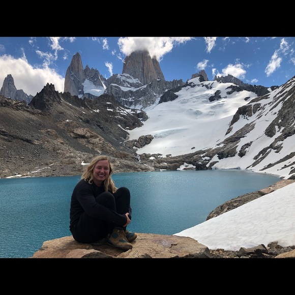 Meet your Posher, Beth - Picture 1 of 1